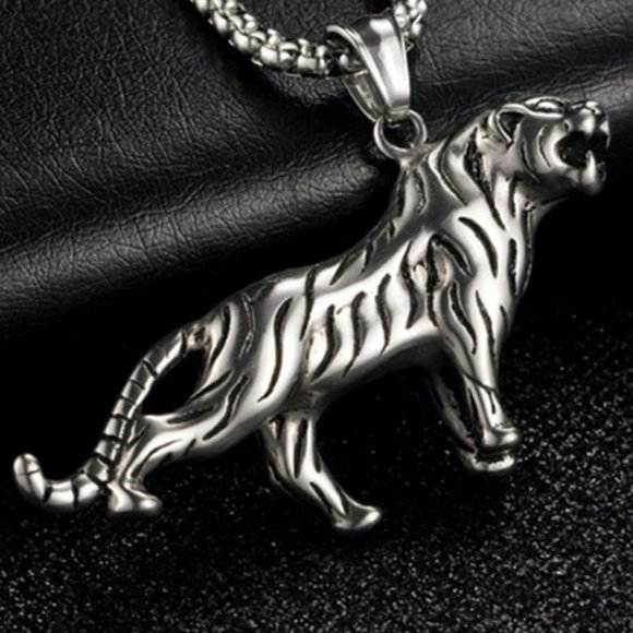 Silver Roaring Tiger Pendant with Chain - Picture 5 of 5